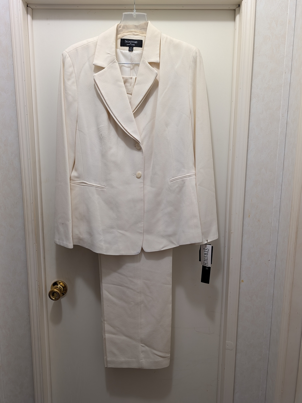 Signature by Larry Levine Cream Two-Piece Women's Pantsuit